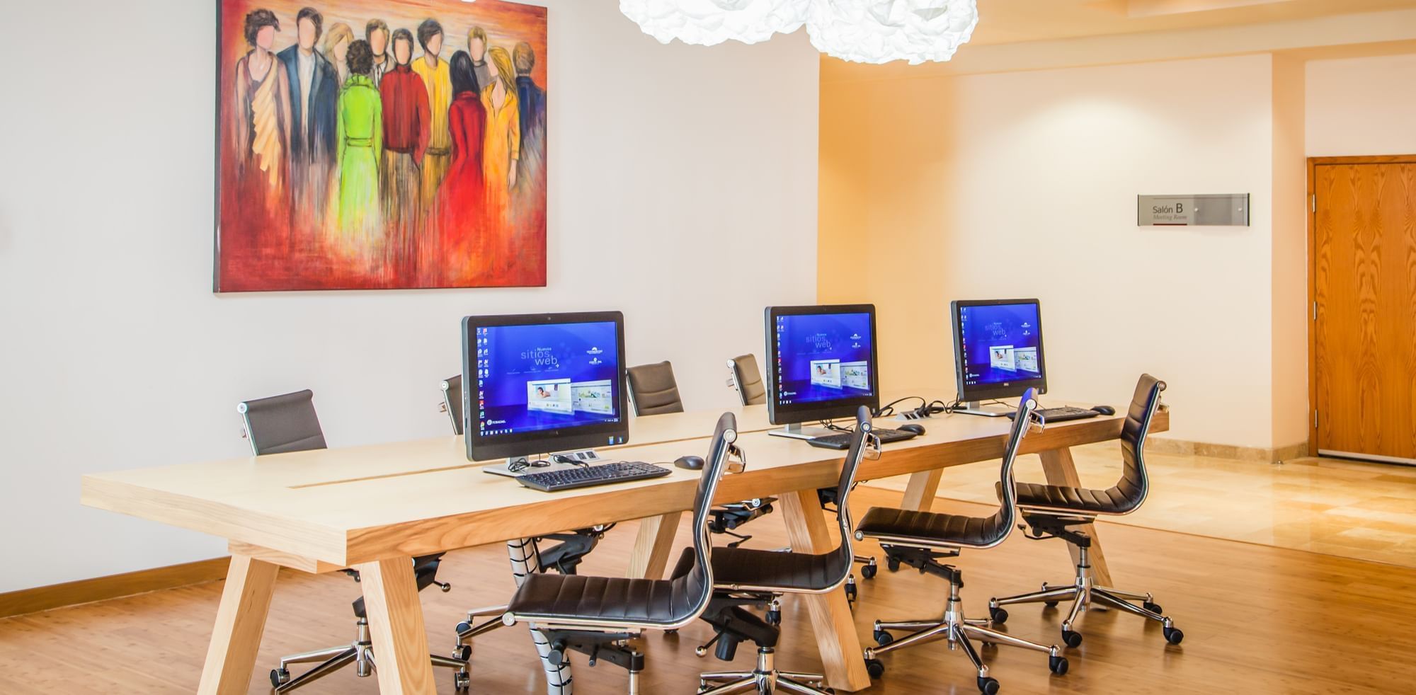 TRABAJA CON COMODIDAD