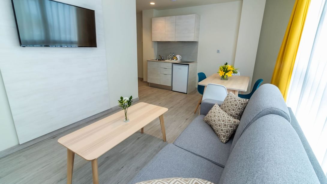 Sala de Estar en Habitación Familiar en Hotel Lemon & Soul Las Palmas