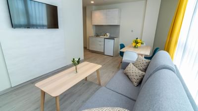 Las Palmas - Family Room