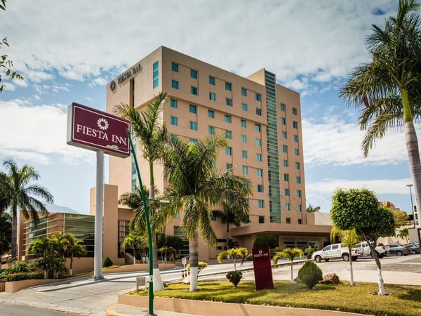 Exterior view of entrance to Fiesta Inn Tuxtla Gutierrez