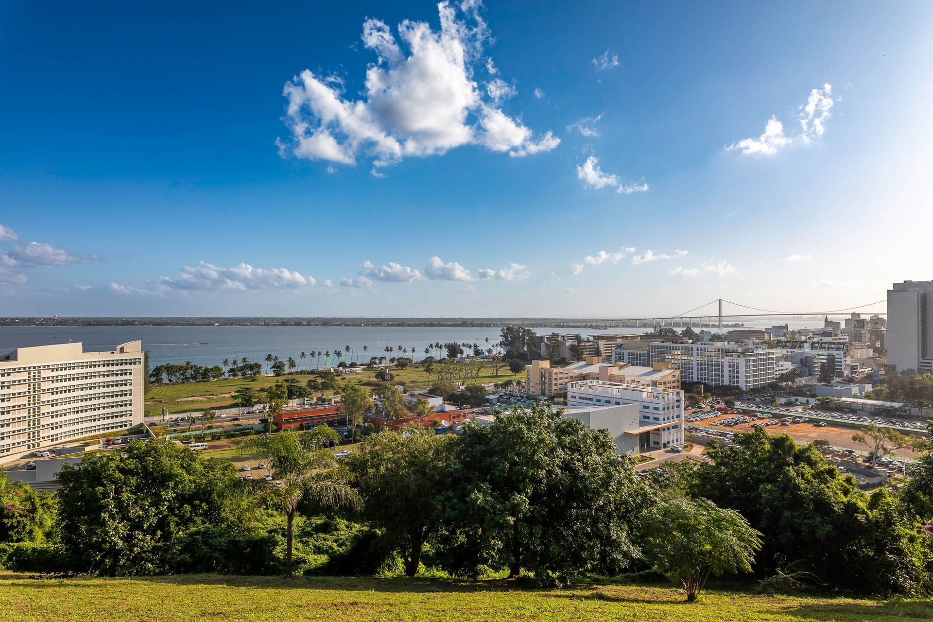 vista mar em maputo do hotel cardoso