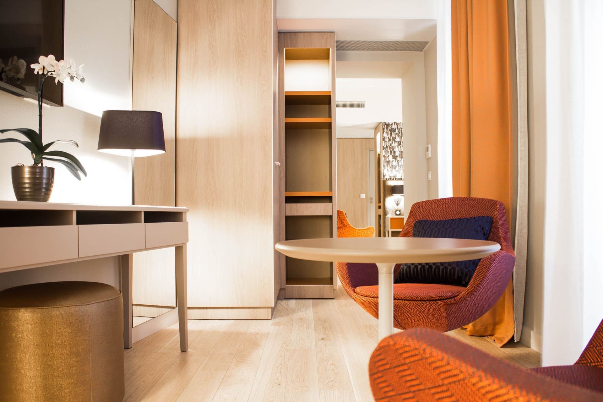 Intérieur de la Suite Familiale à l'Oceania Le Métropole Montpellier