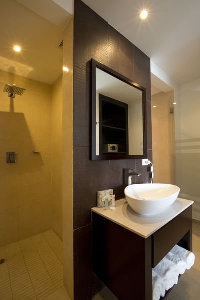 Bathroom of Luxury Suite at Playa Blanca Beach Resort