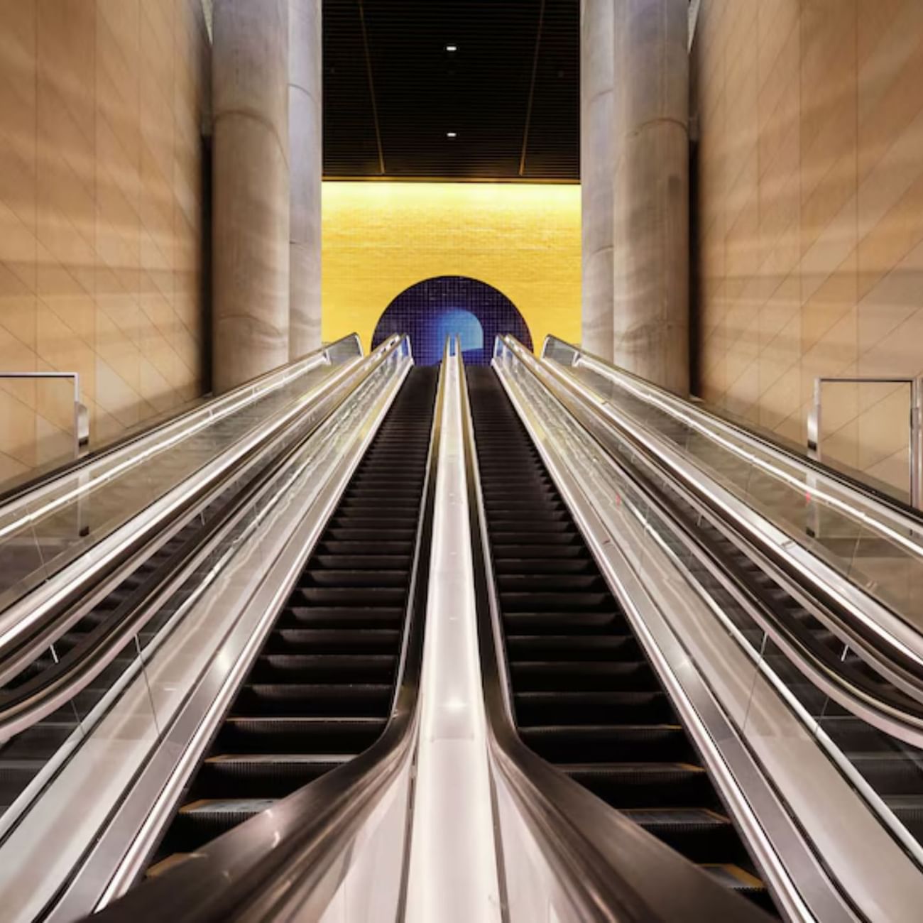 MARTIN PLACE METRO