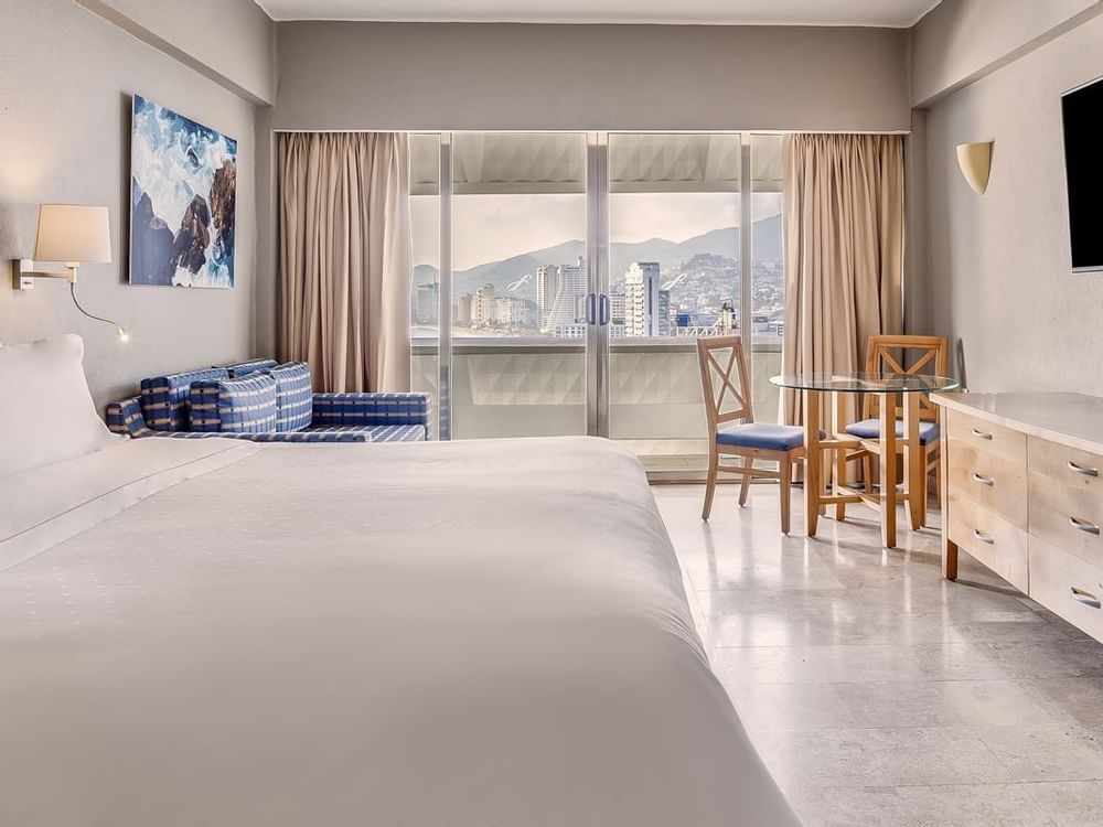 Interior of the Deluxe Room at The Fiesta Americana Viaducto