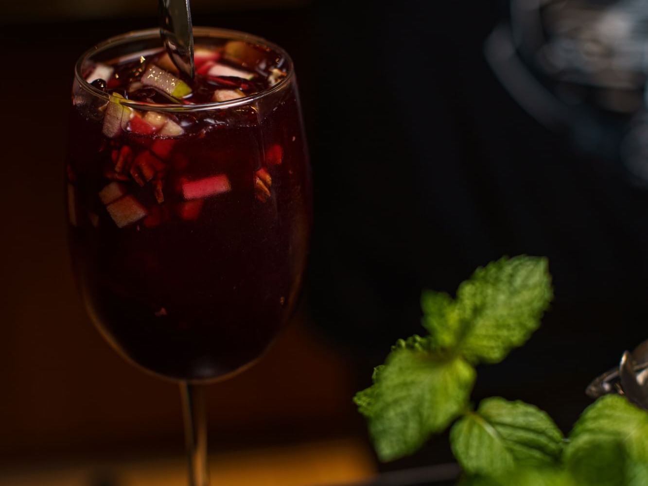 Close-up of a cocktail in Altimeter Bar at Hotel Aeropuerto