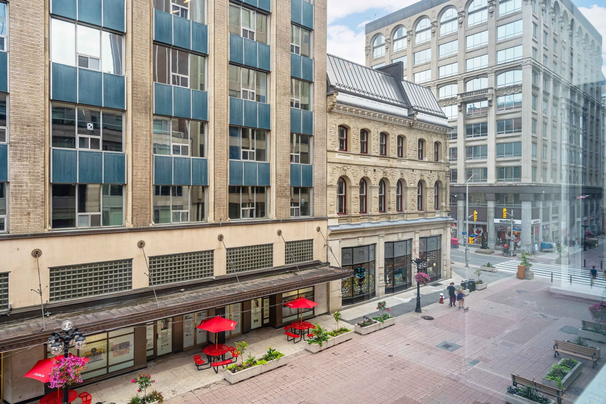 Executive One-Bedroom Sparks | reStays Ottawa