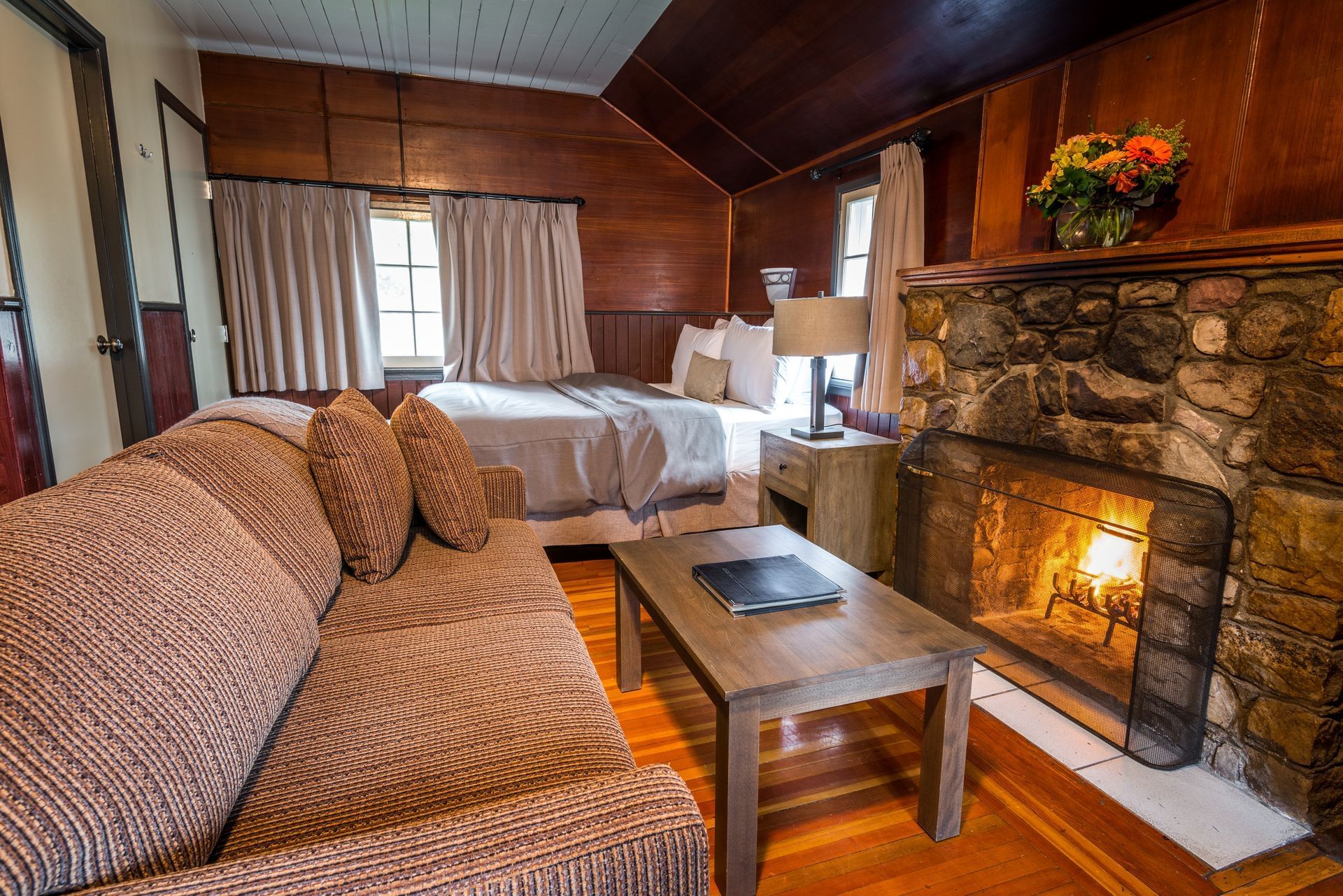 Tekarra Lodge - Pet Friendly Living Area(1)