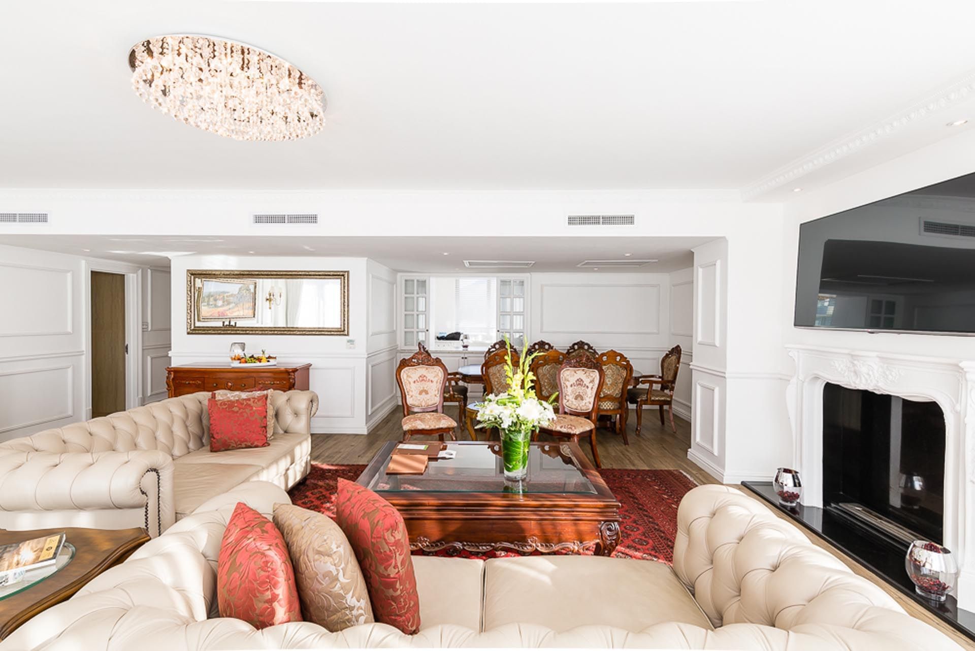 presidential suite at Pepperclub Hotel