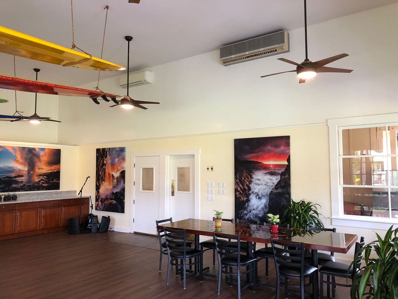 Dining at Chicken in a Barrel located at Waimea Plantation Cottages