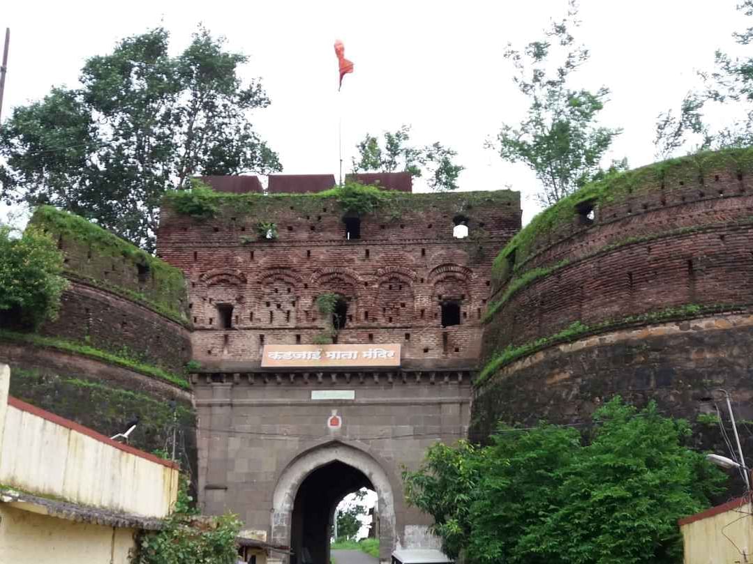 Front view of Induri Fort near Eastin Hotels
