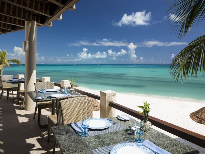 Dining area by beach in Isla Contoy at Grand Fiesta Americana