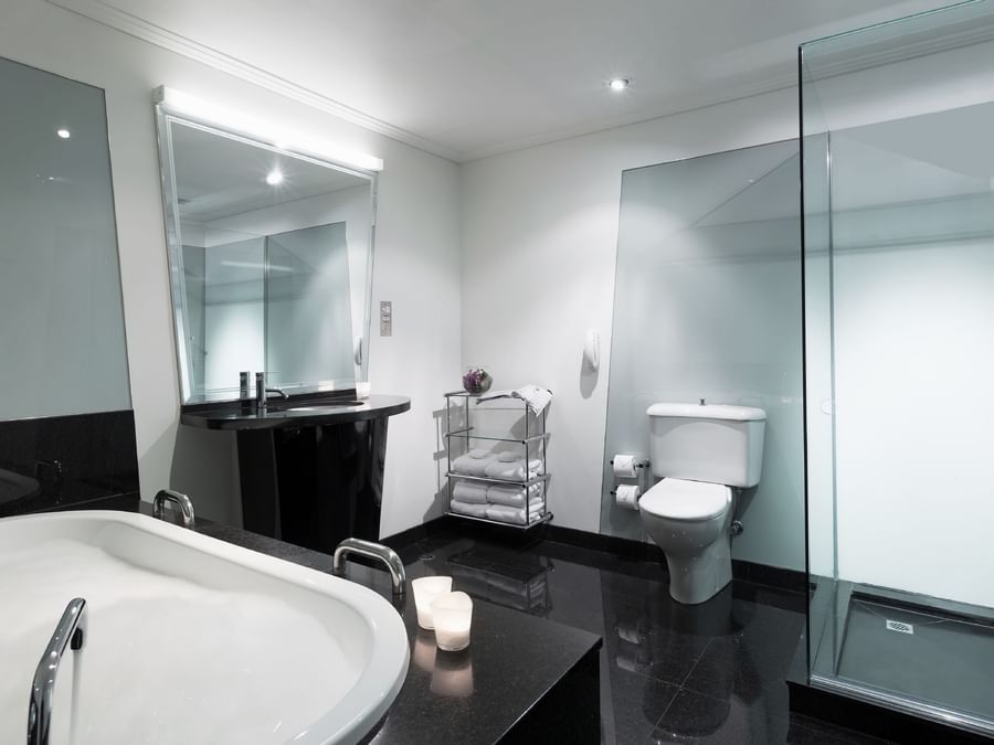2 Bedroom 2 Bathroom Apartment, Bathroom area at Como Melbourne