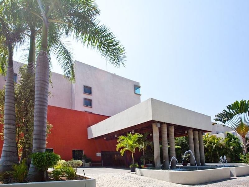 Exterior view of the hotel entrance at Gamma Plaza Ixtapa