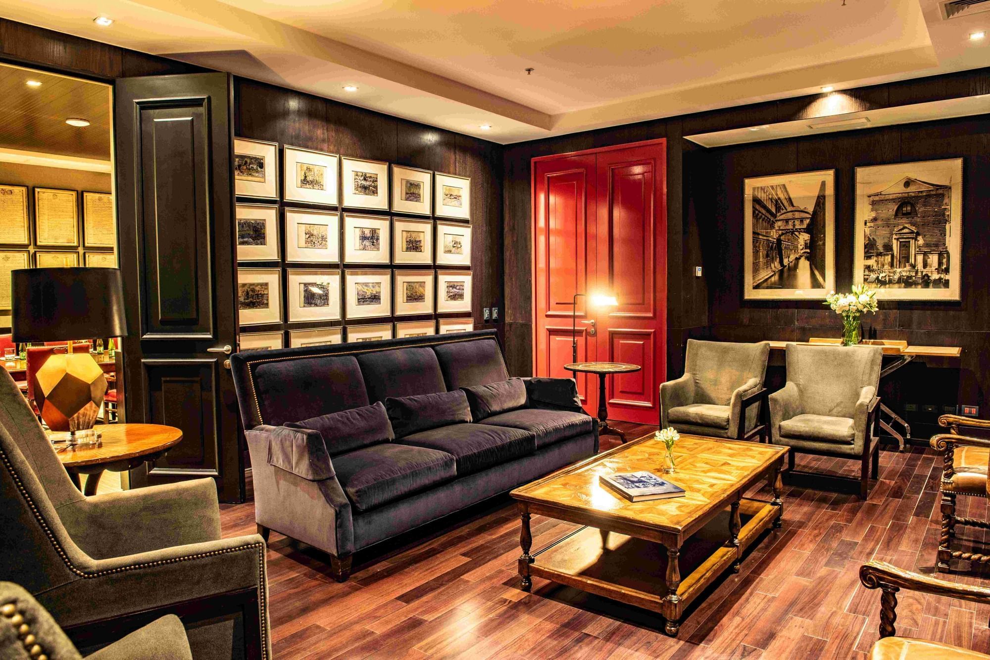 sala elegante en lobby de barrio Lastarria