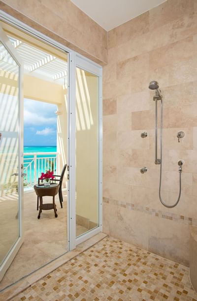 View of washroom in Penthouse suite at Windsong Resort On The Reef
