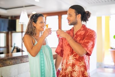 A couple enjoying a drink at Holiday Inn Montego Bay