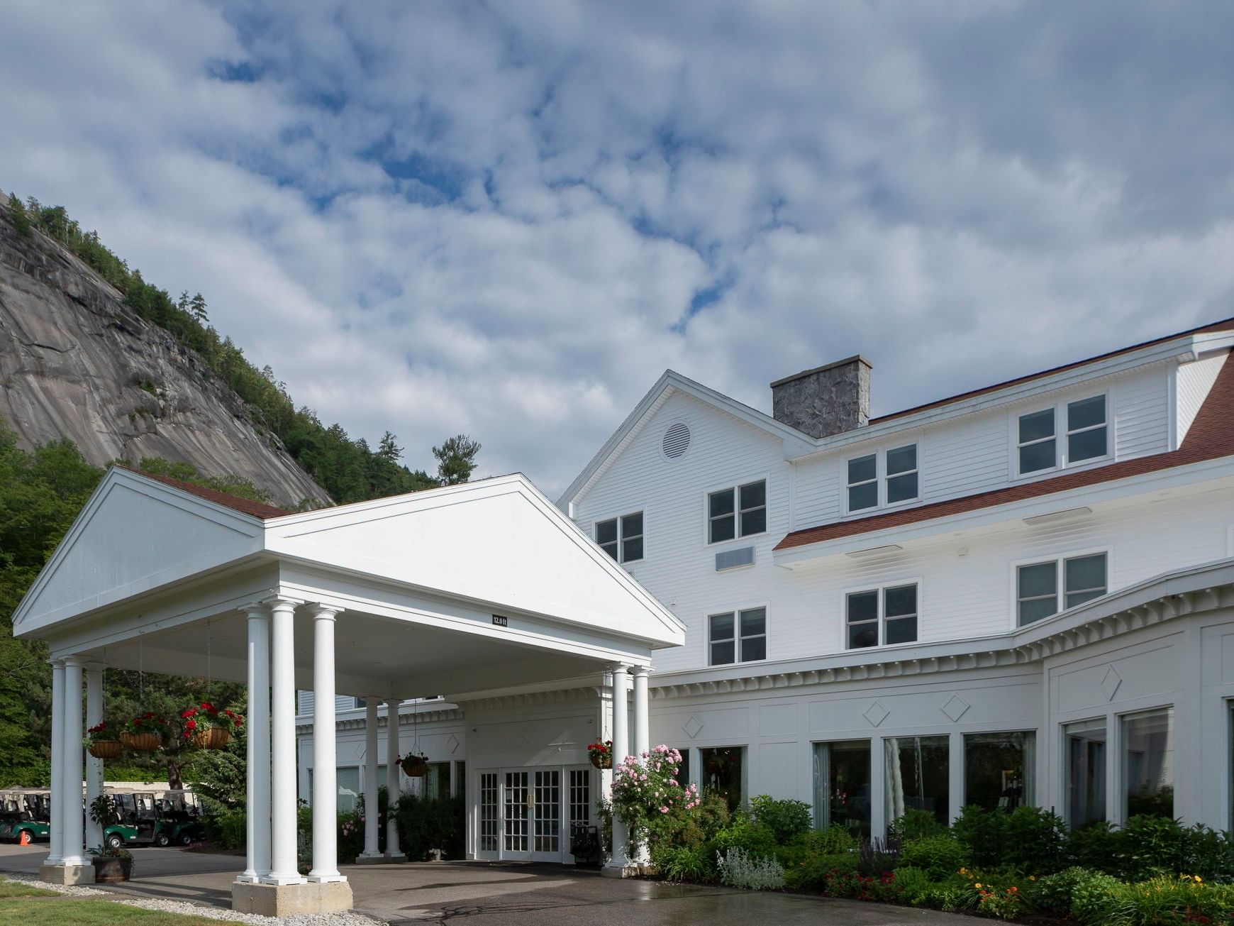 Exterior view of the White Mountain Hotel & Resort