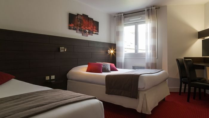 Double Superior Room with Twin beds at Hotel du Chateau