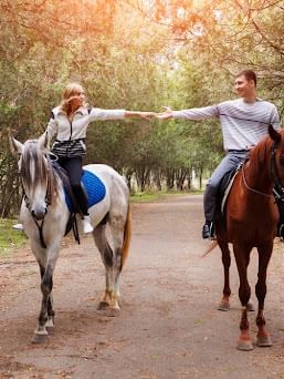Couple on a Romantic Horseback Riding experience near Cove Pocono Resorts
