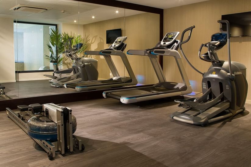 Machines arranged in fitness center at Oceania L'Univers Tours