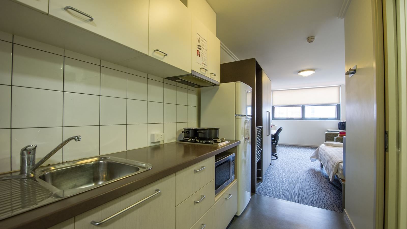 UniLodge @ ANU – Kinloch Lodge_Studio Long Kitchen