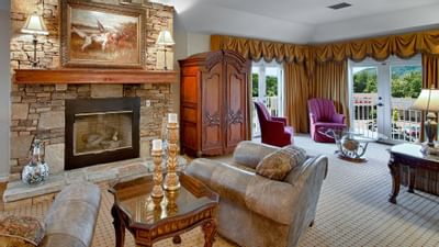 Vintage-style living area in the Penthouse at Music Road Resort