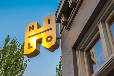 Hi-Lo hotel exterior signage