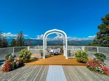 Backdrop arranged in Rocky Mountain Panorama Platform at Fairmont Hot Springs Resort