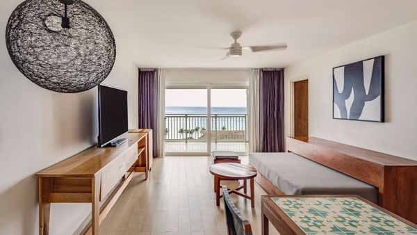 Una vista al mar en Master Suite con 1 cama King en FA Cozumel