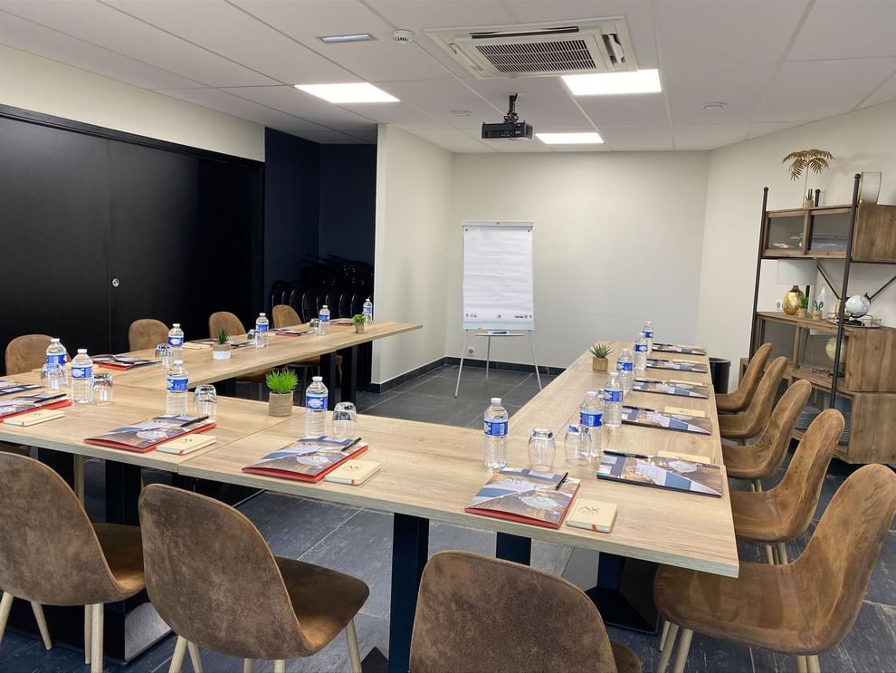 U-shaped table in a Seminar Room at Originals Hotels