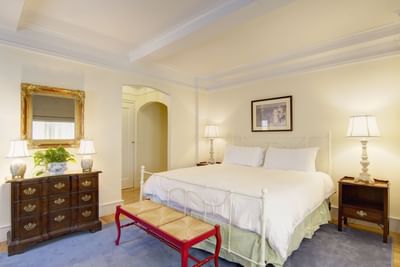 standard room king bed