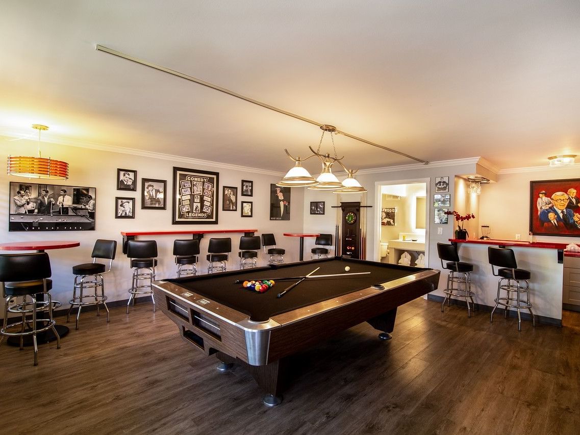 lounge with pool table