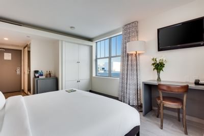 Superior City View King bedroom at Clinton Hotel South 