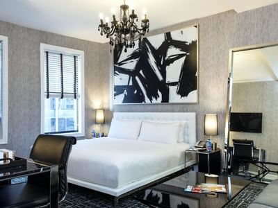 Deluxe Room with 1 King Bed at Square Hotel