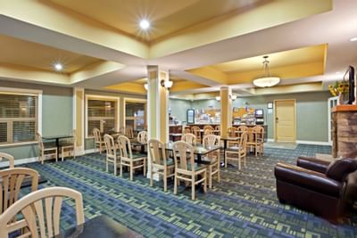 breakfast room