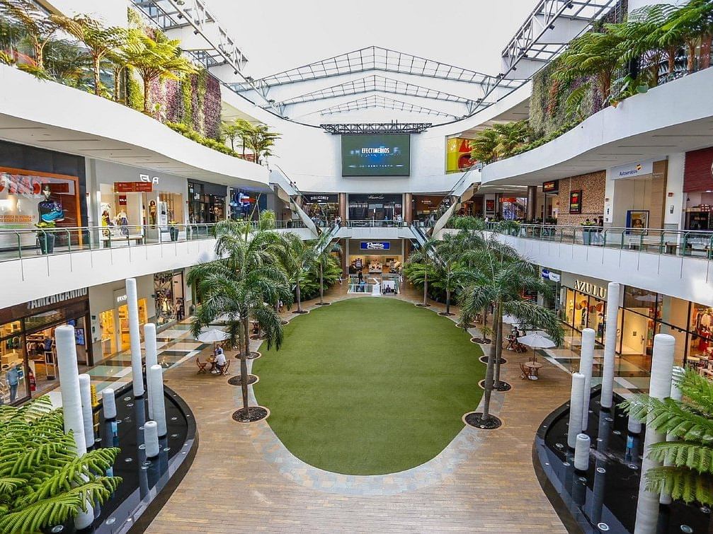 The interior of a Shopping Center near Diez Hotel Categoría