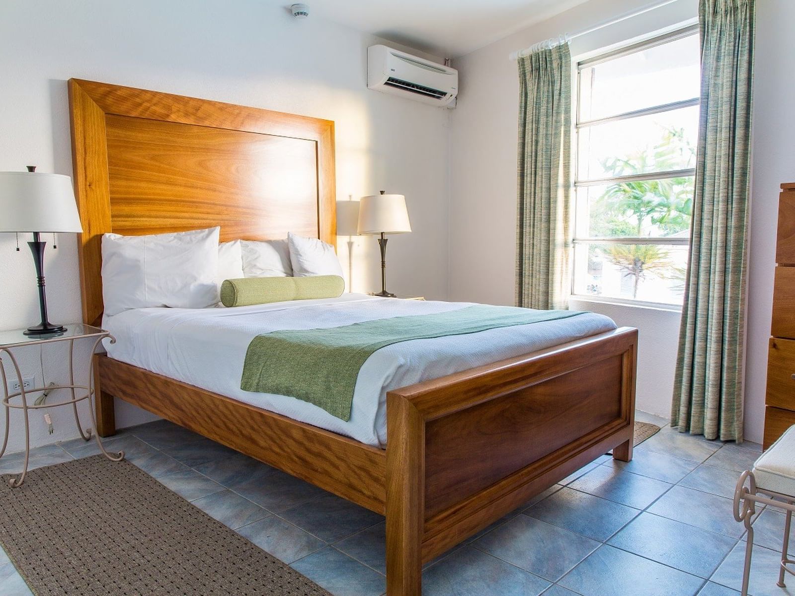 Bed in Guestroom