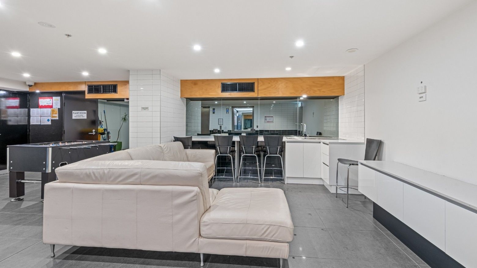 Student Living on Lonsdale Common Area