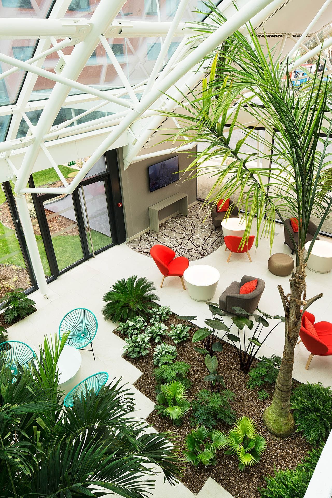 Vue plongeante du hall à l'Oceania Paris Roissy CDG