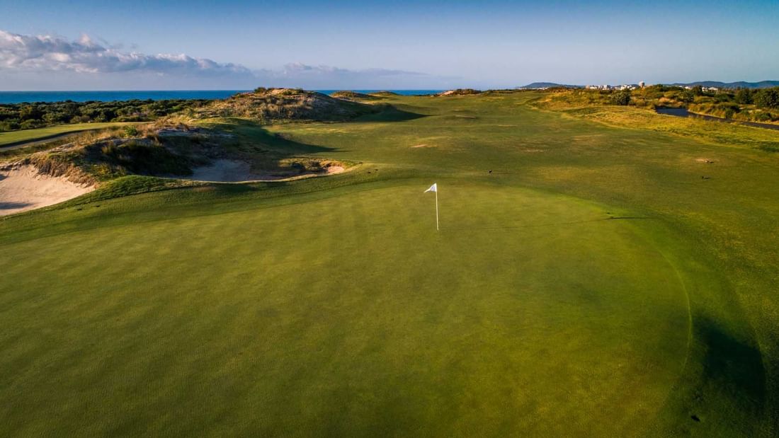 Magenta Shores Golf Course near Pullman Magenta Shores