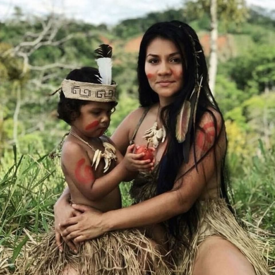 Lady & child from Maleku tribe near Hideaway Rio Celeste