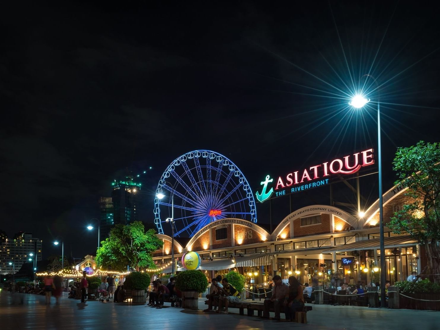 Exterior view of Asiatique The Riverfront near Hop Inn Hotel