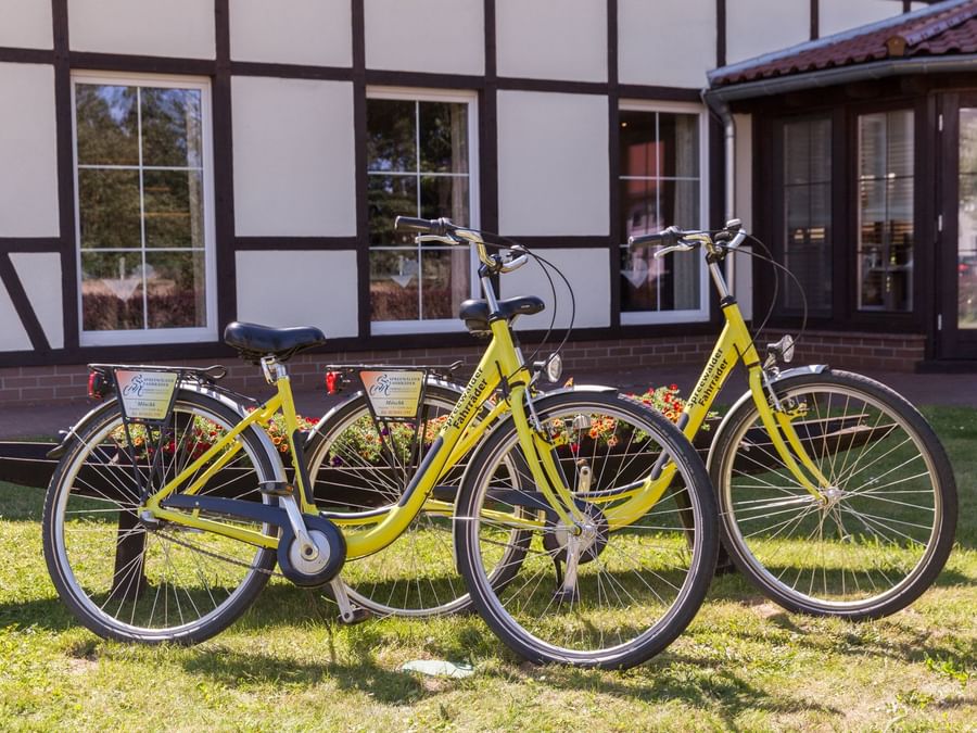 Bicycles parked at Kur und Wellnesshaus Spreebalance