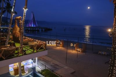 Romantic night near the beach in night at Playa Los Arcos