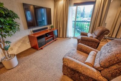 Living room area view of the room at Sophie Station Suites 