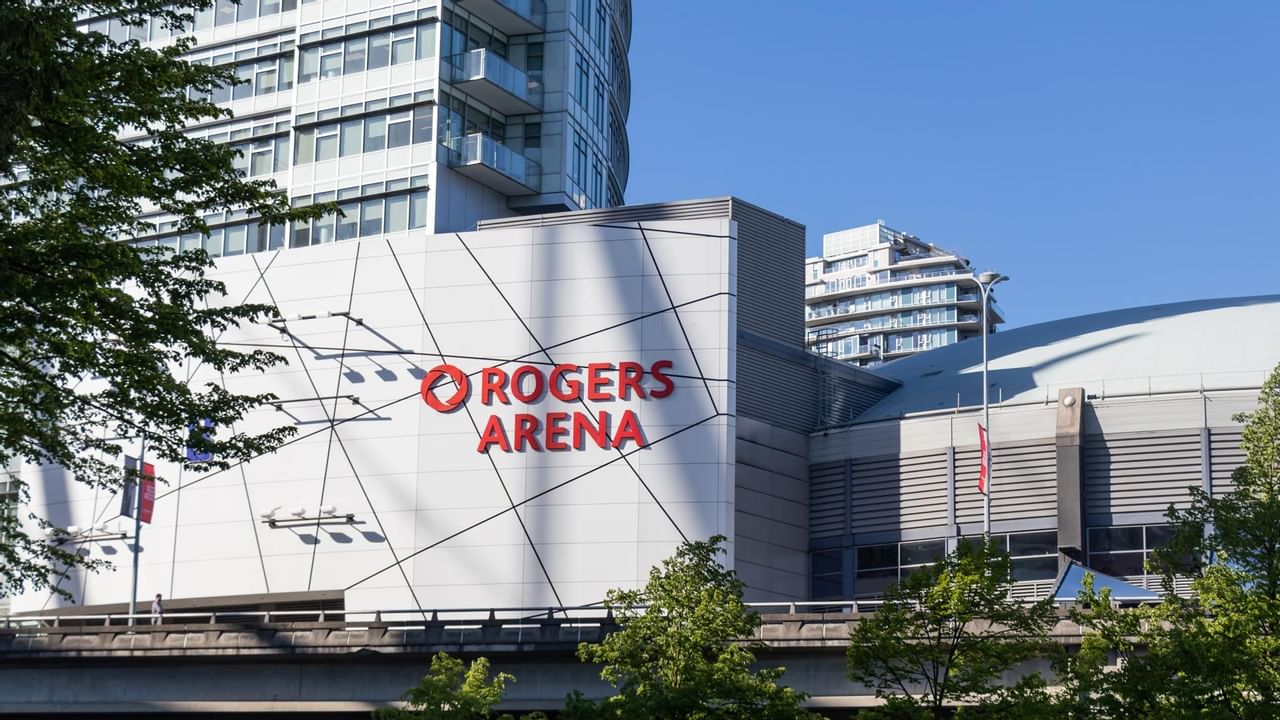 Rogers Arena Coast Coal Harbour Vancouver Hotel by APA
