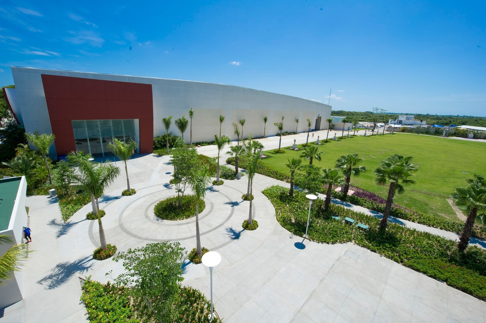 Vista aérea de la zona ajardinada de La Piazza de Mundo Imperial