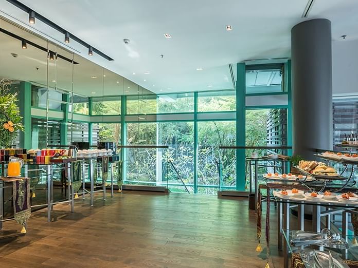 The buffet set-up in the Curve Room at Chatrium Hotel Bangkok