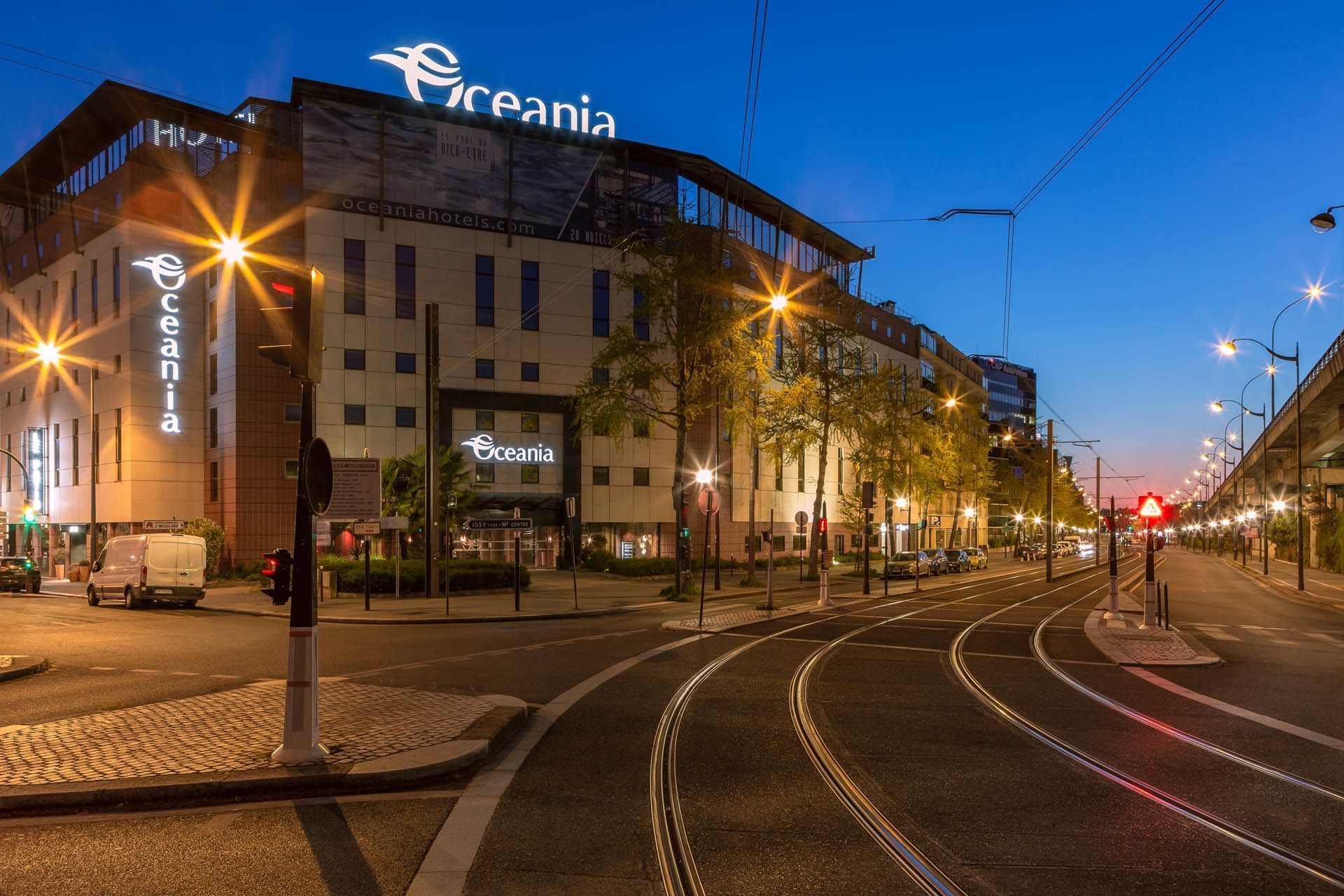 Vue extérieure de l'hôtel à Oceania Paris Vue Extérieure
